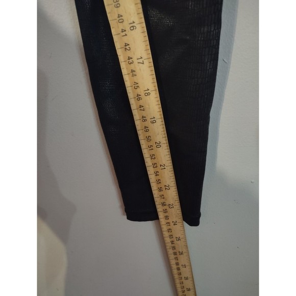 Lululemon 24" Leggings Women 2 Black Grey Animal Snake Print Wourkout Gym - Picture 6 of 6